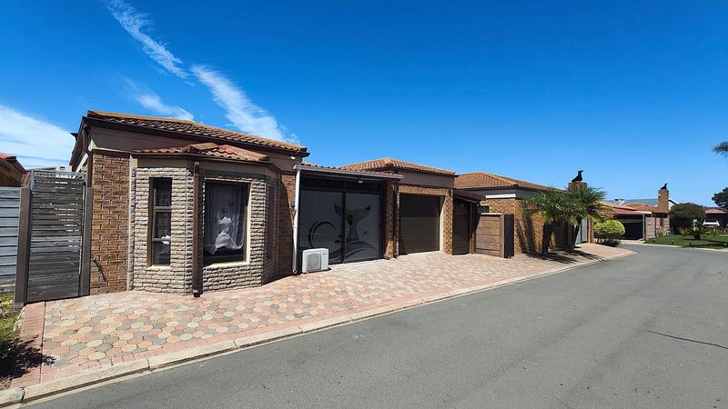 2 Bedroom Property for Sale in Hartenbos Western Cape